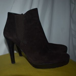 Chocolate brown Stuart Weitzman heeled booties